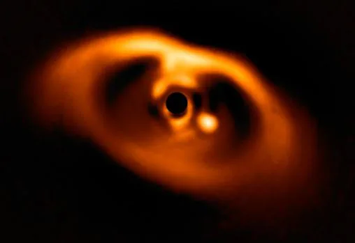 Primera imagen confirmada de un planeta recién nacido