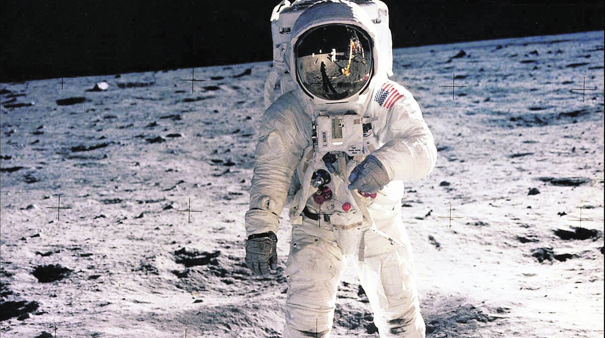 Fotografía tomada en el histórico 20 de julio de 1969 por Neil Armstrong de su compañero Edwin E. Aldrin