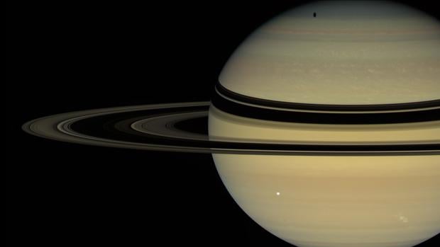 ¿Cuánto dura un día en Saturno? Cassini resuelve el enigma que ha durado décadas