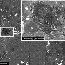 Sección de la condrita carbonácea La Paz 02342 y ampliación del material cometario