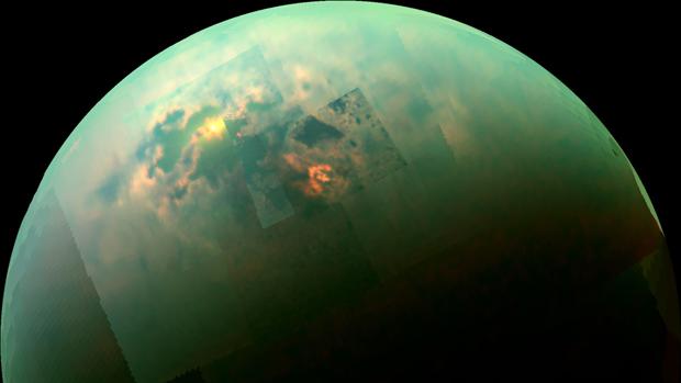 La Cassini halla en Titán lagos tan profundos que cubrirían la Estatua de la Libertad
