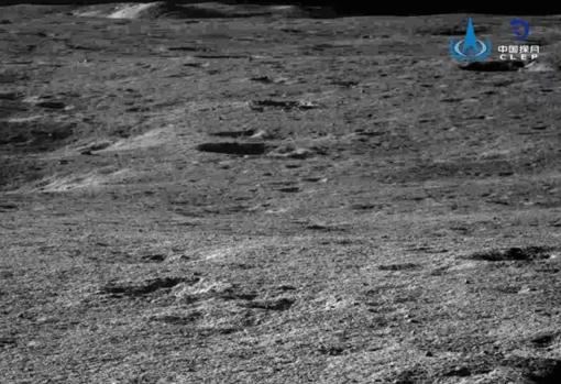 El cráter Von Karman desde el rover Yutu 2