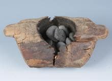 El brasero típico y las piedras quemadas en los antiguos Pamir