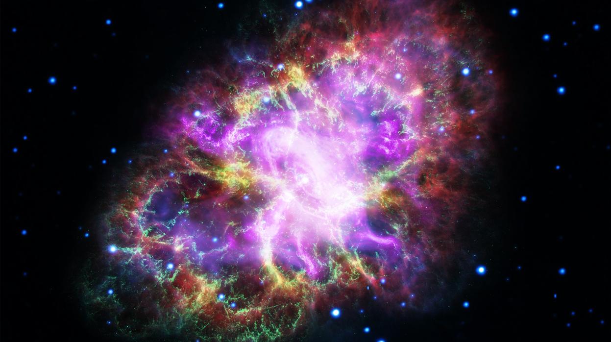 Imagen de la Nebulosa del Cangrejo. En su centro gira un púlsar que acelera electrones a través de un potentísimo campo magnético