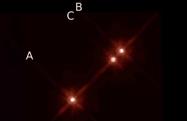 Descubren un planeta con tres soles