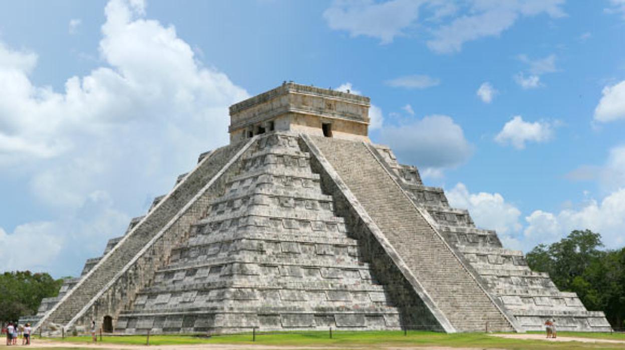 Pirámide maya de Kukulcán, en la antigua ciudad de Chichen Itzá