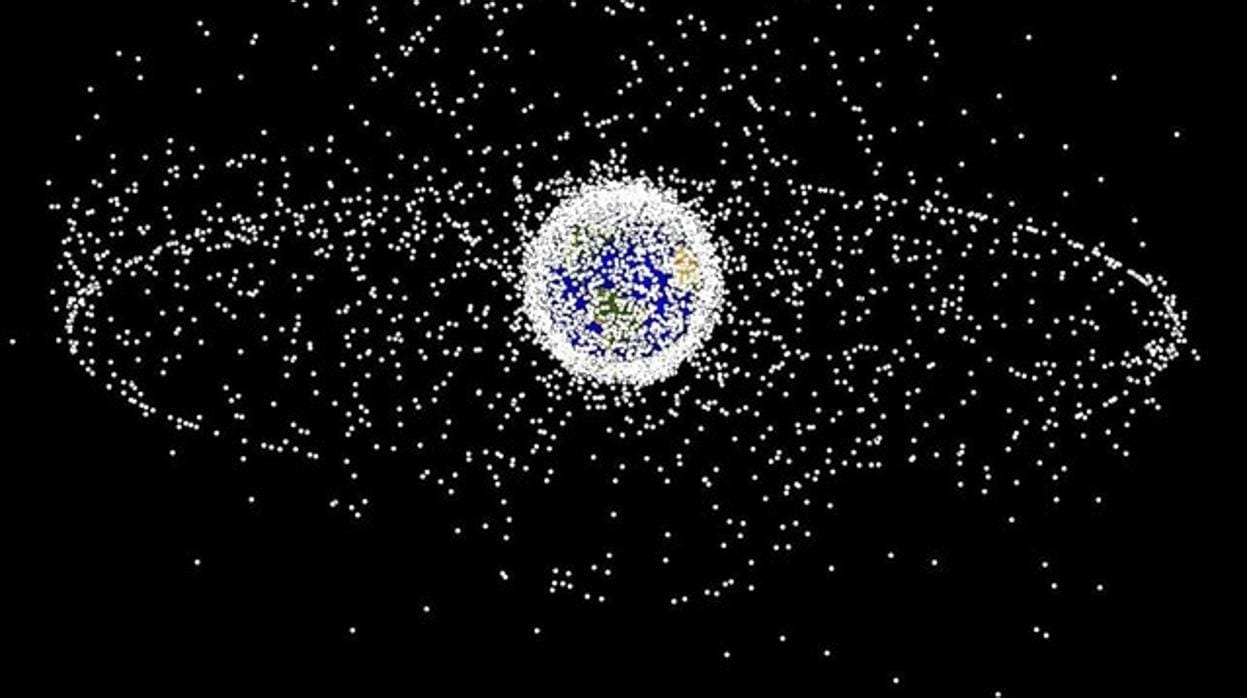 Ilustración de la Tierra rodeada de basura espacial
