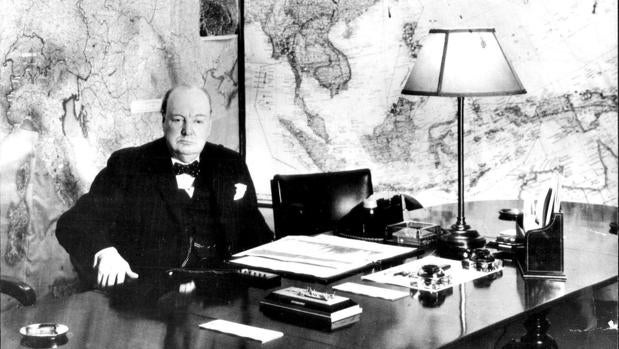 Hallan un ensayo inédito de Churchill sobre la evolución: «Descendemos de un torpe habitante del mar»