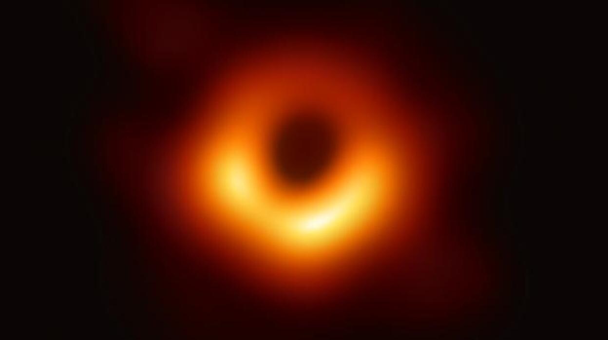 Esta es la primera imagen directa de un agujero negro supermasivo, en el corazón de la galaxia M87