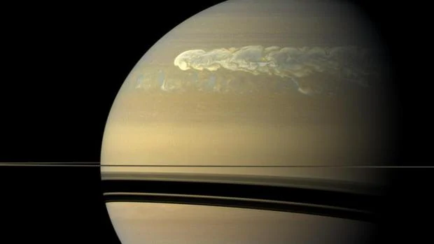 Cuatro extrañas tormentas azotan Saturno al mismo tiempo