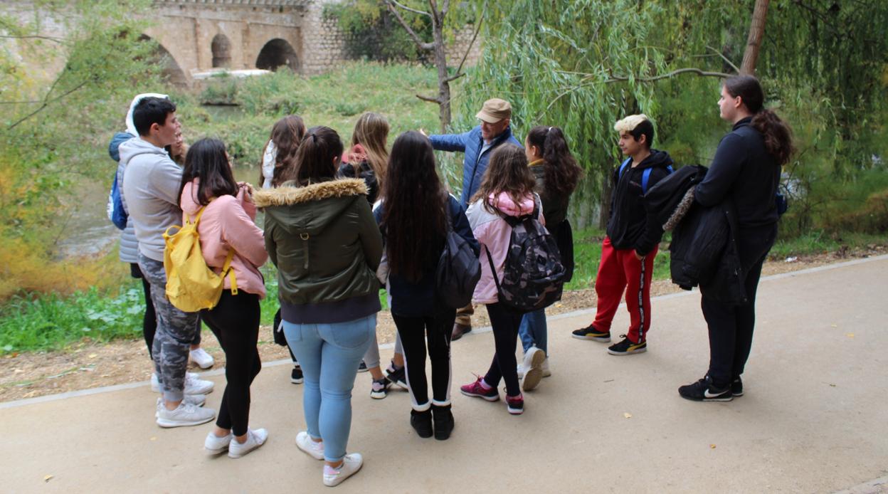 Alumnos de ESO participan en una de las actividades programadas para la Semana de la Ciencia en Guadalajara