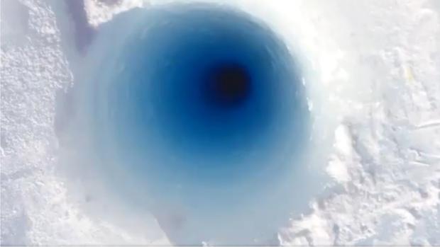 El extraño sonido que sale de un agujero en el hielo de 130 metros de profundidad