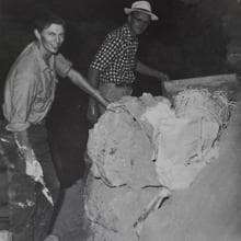 Trabajos en la «tumba de las flores» en 1960