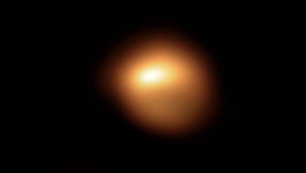 Betelgeuse, la estrella que va a estallar, comienza a recuperarse