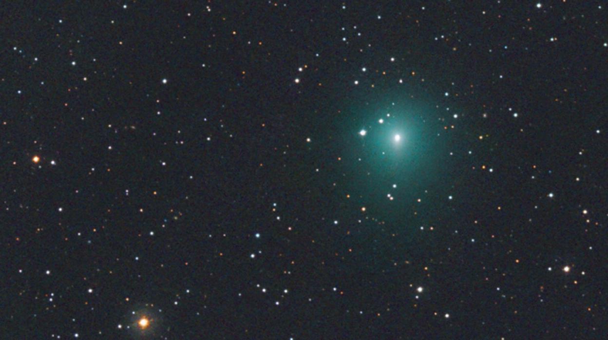 Cometa Atlas fotografiado el 6 de marzo de 2020 por el astrofotógrafo austriaco Michael Jäger. La atmósfera verde difusa del cometa es aproximadamente dos veces más ancha que el planeta Júpiter.