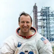 Jim Lovell, comandante de la misión Apolo XIII, durante un entrenamiento, en abril de 1970
