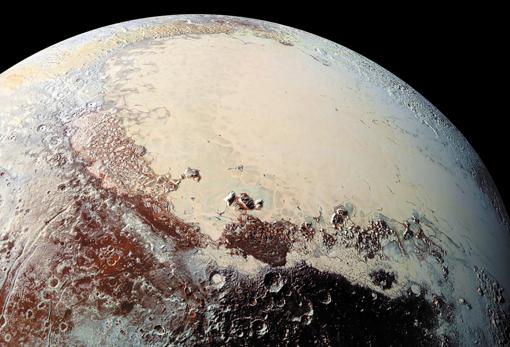 Imagen de la superficie de Plutón captada por la sonda «New Horizons» en 2015