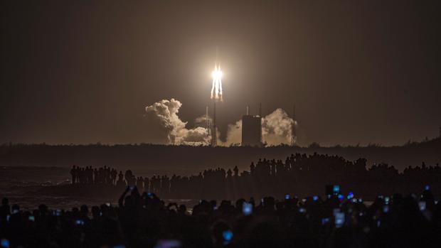 China, un viaje de ida y vuelta a la luna con muestras lunares