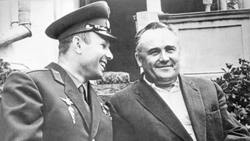 Gagarin con Korelev