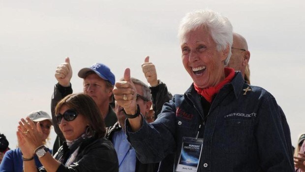 La pionera de la aviación Wally Funk, de 82 años, se convertirá en la astronauta de mayor edad