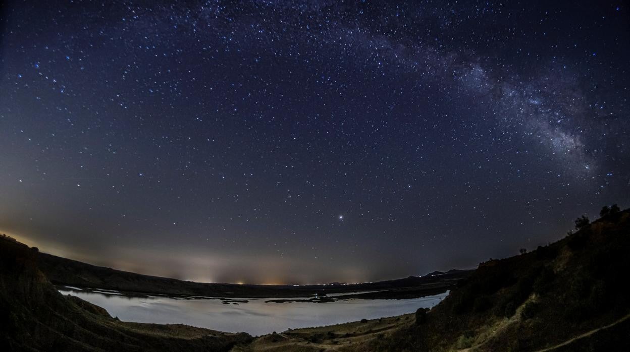 Las Perseidas, la luvia de estrellas más famosa del año alcanzará su máximo en la madrugada del 12 al 13 de agosto