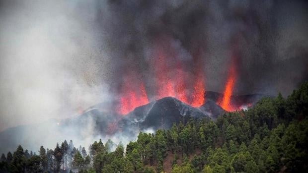 Cuáles son los tipos de erupciones volcánicas