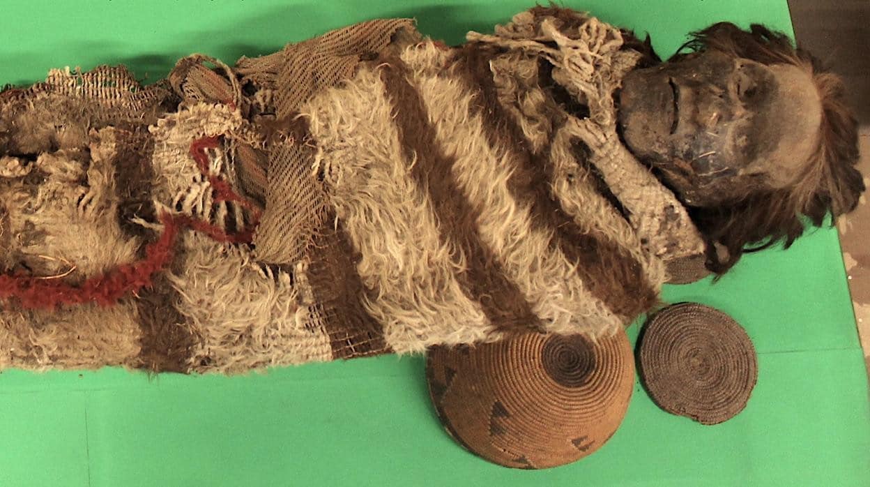 Un hombre adulto momificado de la cultura Ansilta, de los Andes de San Juan, Argentina, que data de aproximadamente 2.000 años