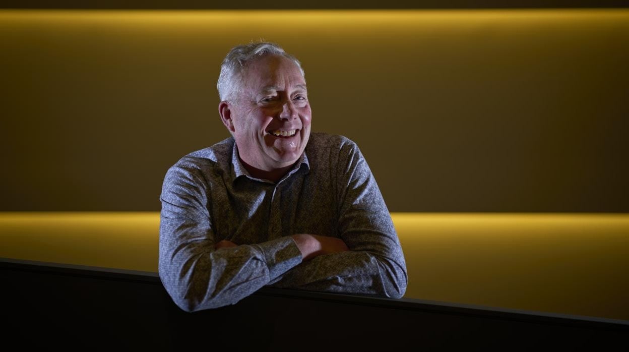 El físico del MIT Dennis G. Whyte