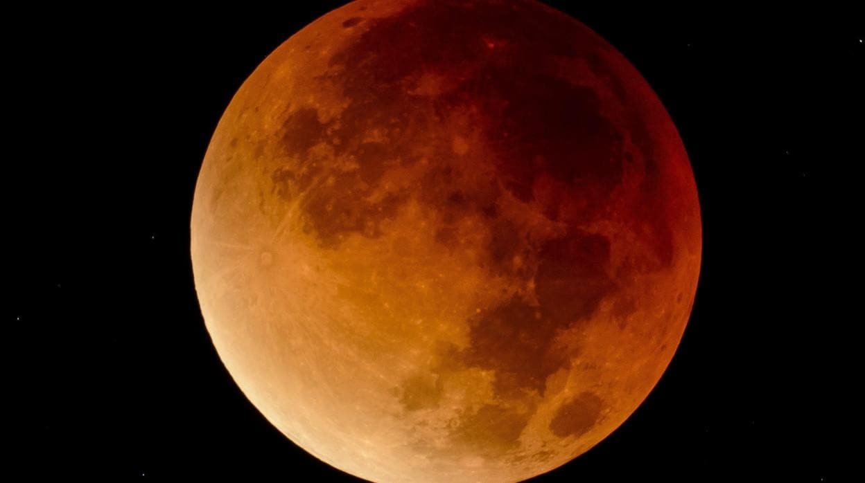 Así se podrá ver el próximo eclipse lunar de 2022 en España