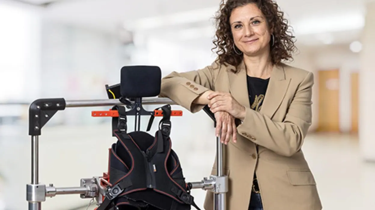 Elena García Armada ha diseñado el primer exoesqueleto infantil adaptable del mundo