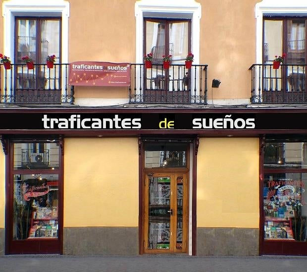 Entrada de la librería Traficantes de Sueños