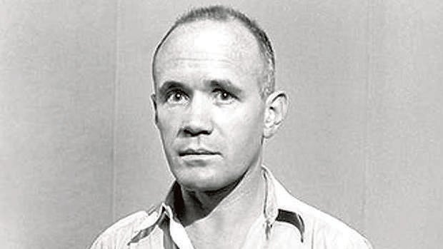 Jean Genet, sujeto de una de las dos mitades de «Clamor»