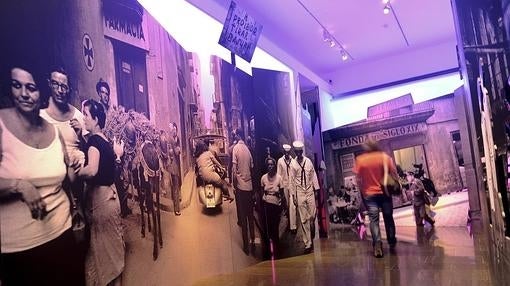 Detalle del montaje de la muestra de Miserachs, ahora en el MACBA