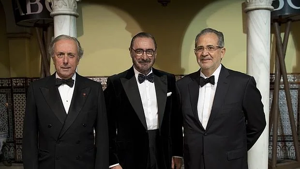 Javier Barcáiztegui «Barca», premio Mingote; Carlos Herrera, premio Mariano de Cavia; y Miguel Henrique Otero, premio Luca de Tena