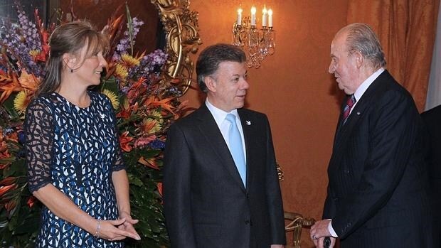 Juan Manuel Santos y el Rey Juan Carlos, en un encuentro en Bogotá en 2014