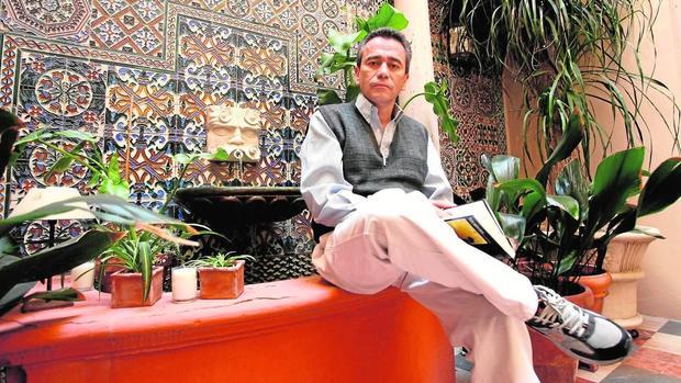 El autor colombiano Evelio Rosero, autor de «En el lejero» y «Los ejércitos»