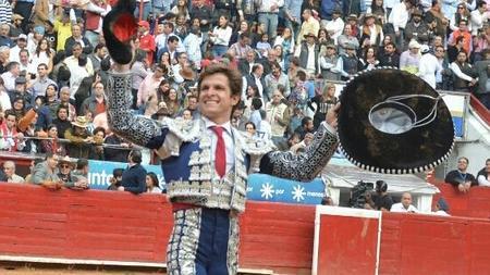 El Juli da feliz la vuelta al ruedo