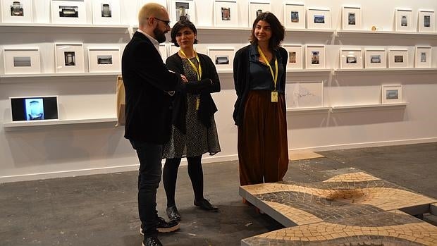 El coleccionista Antonio Lobo, en el estand del Instituto de Visión