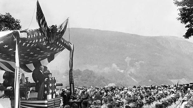 Wilson pronuncia un discurso ante los alumnos de la escuela militar de West Point en junio de 1916