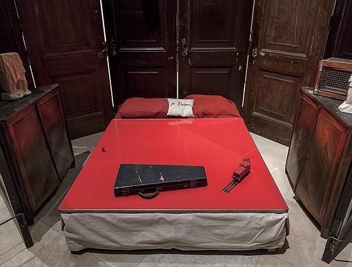 «Habitación roja (Padres), Celda creada en 1994 por Louise Bourgeois