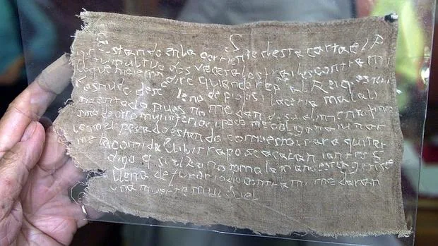 Carta de un fraile preso por la inquisición escrito en su propia ropa
