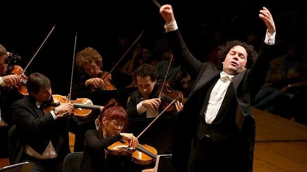 Dudamel, Gardiner, Flórez y London Symphony actuarán en el Palau en la nueva temporada