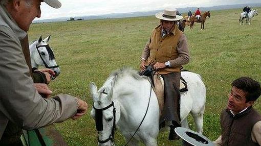 Eduardo Dávila Miura en su finca de Zahariche