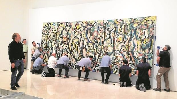 Instalación del Mural de Pollock en el museo