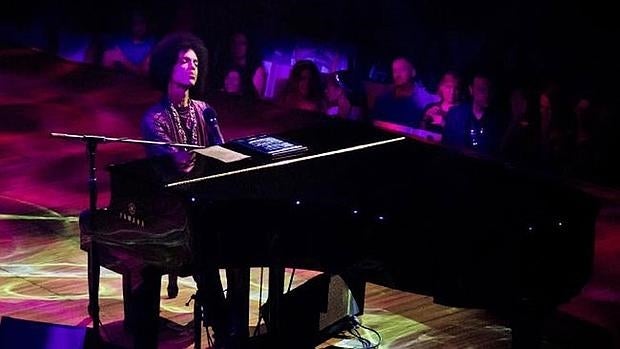 Prince en su súltima gira, «piano y micrófono»