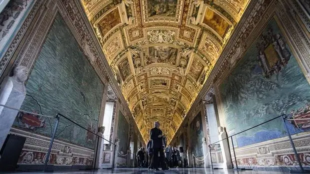 La restaurada Galería de los Mapas en los Museos del Vaticano