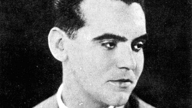 Federico García Lorca, con la mirada perdida, en un retrato fechado en 1930