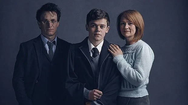 Jamie Parker, Sam Clemmett and Poppy Miller como la familia de «Harry Potter And The Cursed Child's Potter»