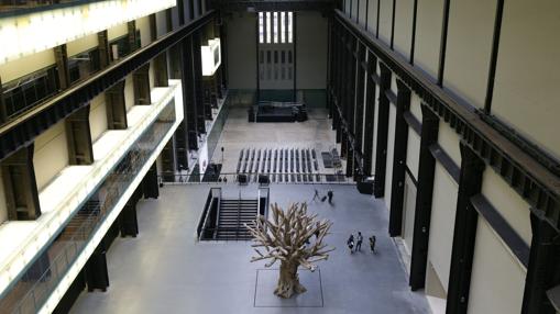 Un árbol creado por Ai Weiwei, en la Sala de Turbinas