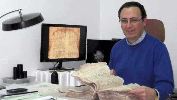 José Cabello Núñez, archivero municipal de la Puebla de Cazalla, halló los nuevos documentos